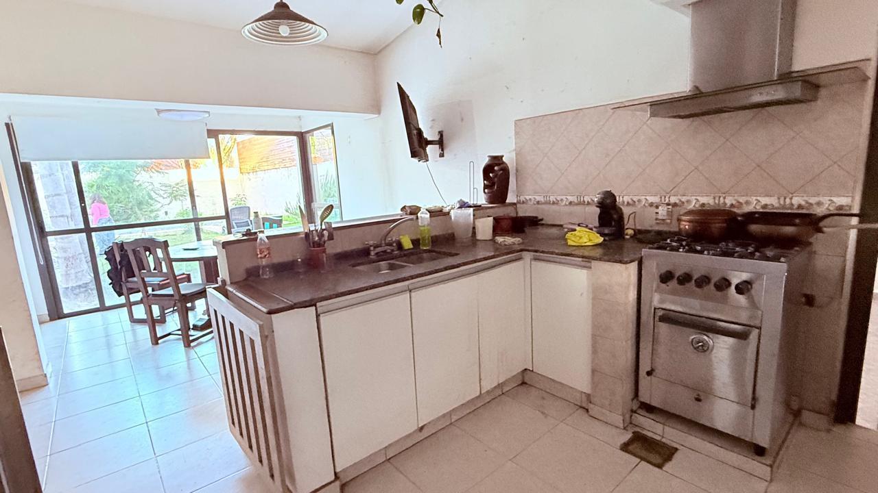 Foto de Casa 4 dormitorios pileta cochera Villa Belgrano, imagen 5