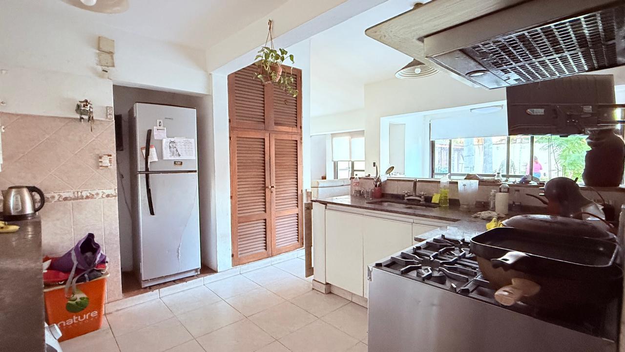 Foto de Casa 4 dormitorios pileta cochera Villa Belgrano, imagen 3