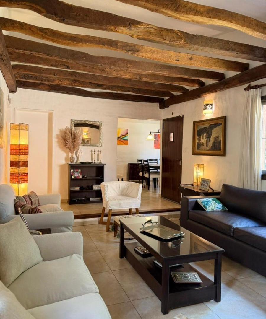 Foto de Casa de 4 dormitorios en Florencia Nightingale 4547 valle del Cerro, imagen 2