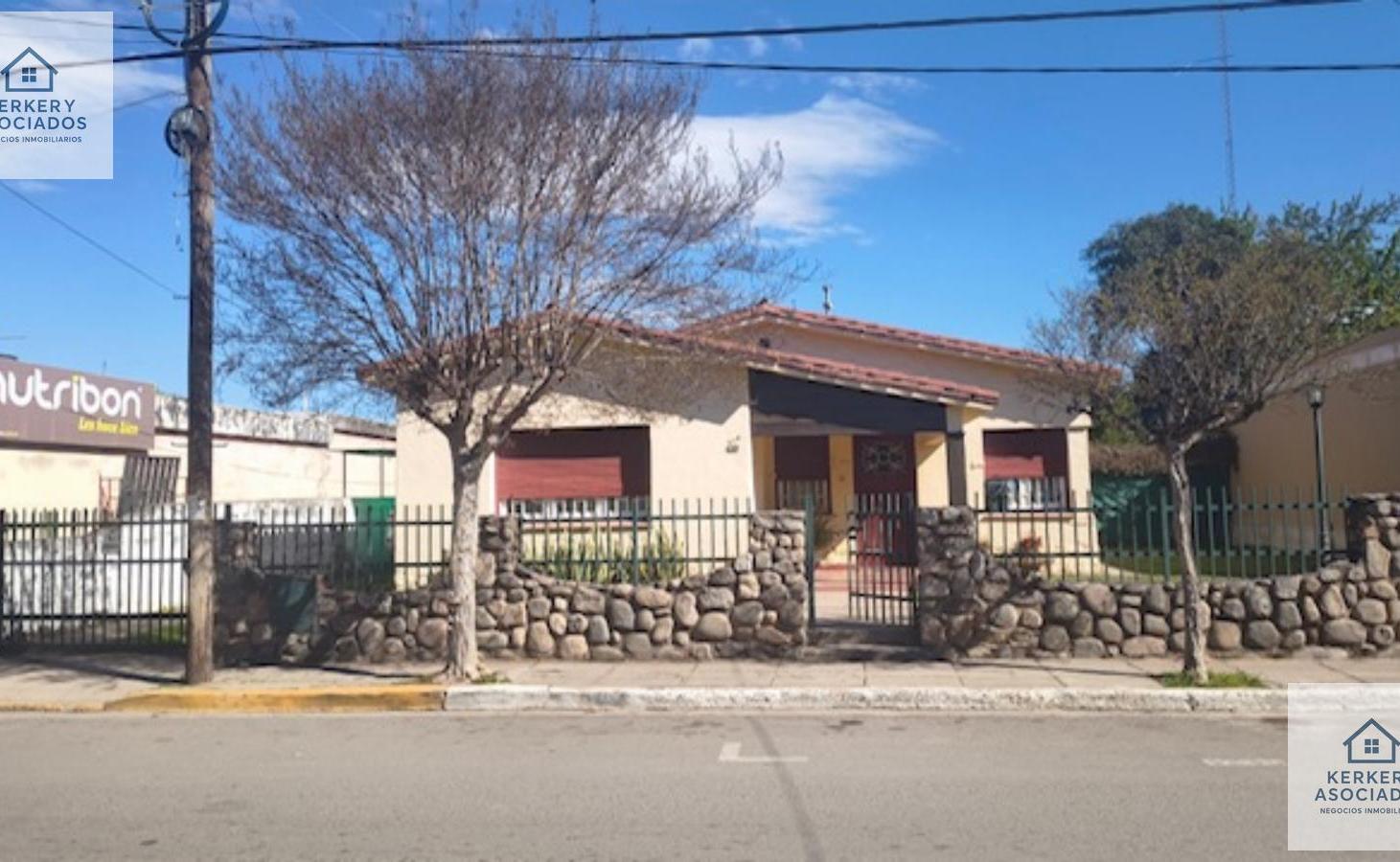 Foto de Casa en centro de la villa con posibilidad de complejo comercial, imagen 4