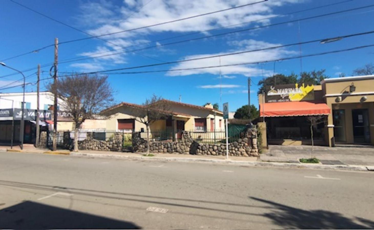Foto de Casa en centro de la villa con posibilidad de complejo comercial, imagen 2