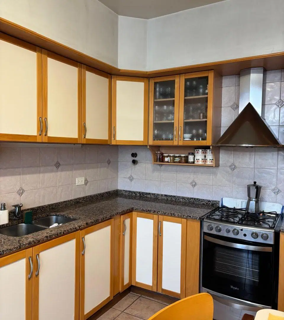 CASA EN VENTA 4 AMBIENTES EN MORON 5