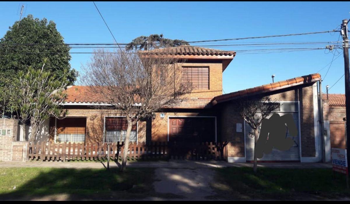 Foto de CASA CON PATIO Y LOCAL EN MORENO, imagen 1
