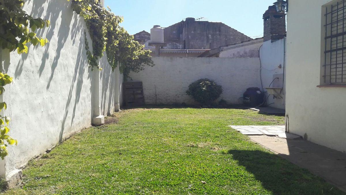 Foto de CASA CON PATIO Y LOCAL EN MORENO, imagen 5