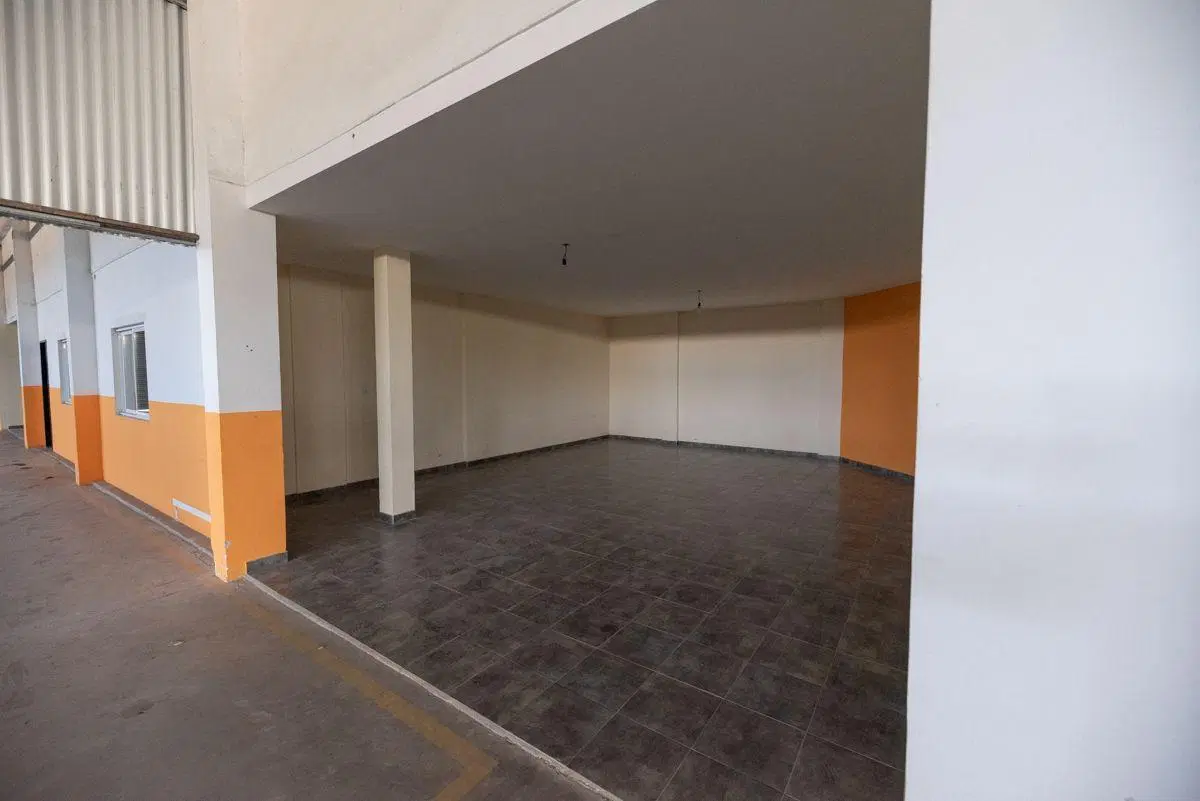 ALQUILER Canning Ezeiza - Nave 1200m2 con oficina y baño en Parque Industrial 2 4