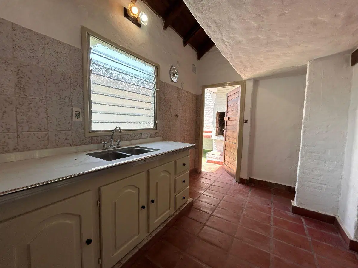 ALQUILER Monte Grande Departamento 3 ambientes con patio en 1° piso! 4