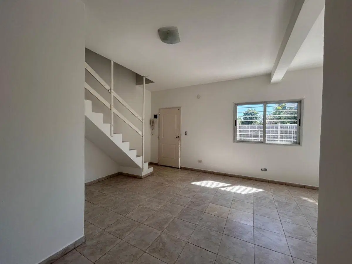ALQUILER Monte Grande Duplex con 2 dormitorios y patio! 5