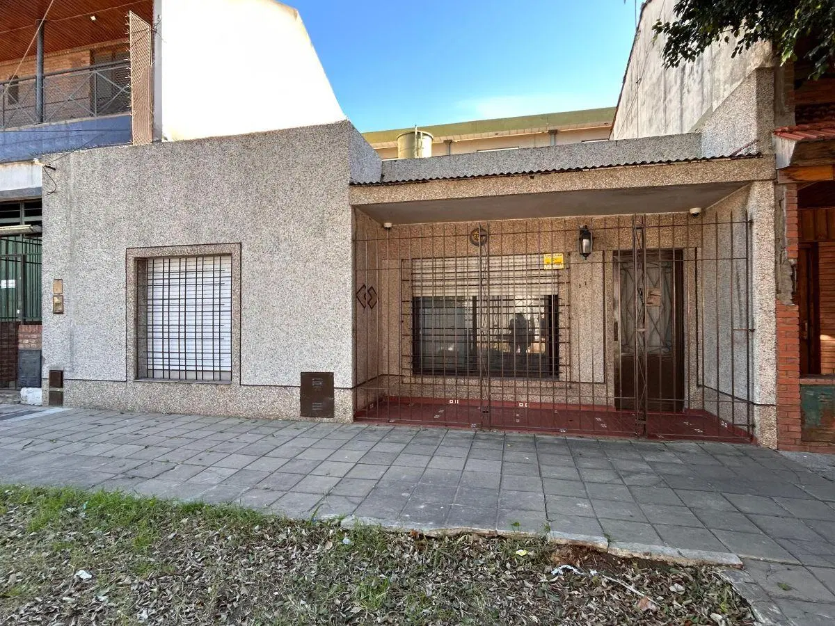 ALQUILER Lomas de Zamora Casa 2 dormitorios y patio! 2