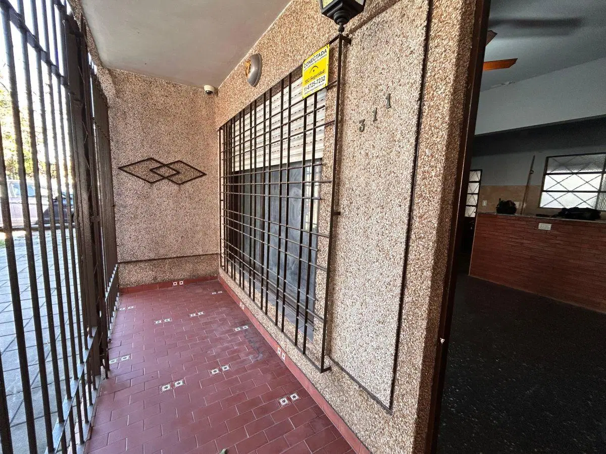 ALQUILER Lomas de Zamora Casa 2 dormitorios y patio! 4