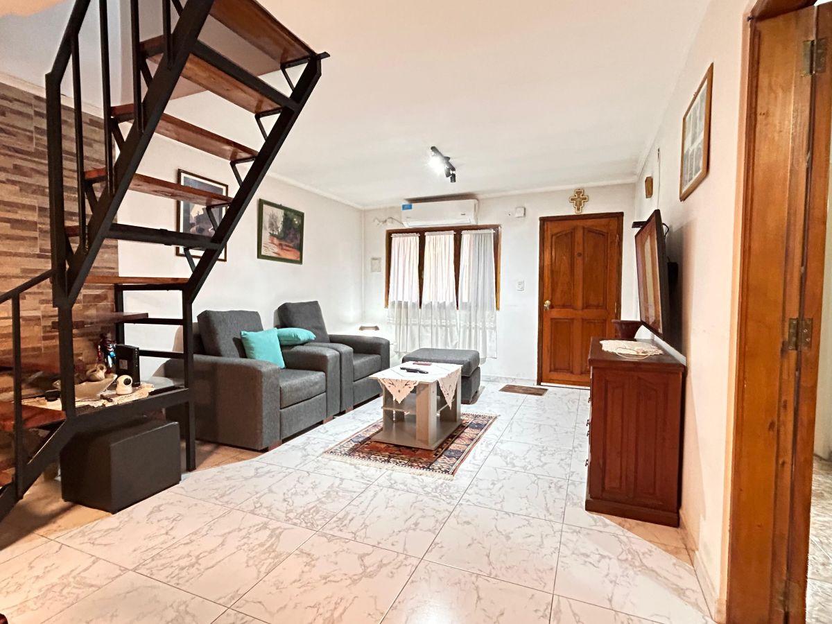 Foto de ALQUILER Luis Guillón Casa 3 dormitorios, 2 baños, galería y cochera!, imagen 5