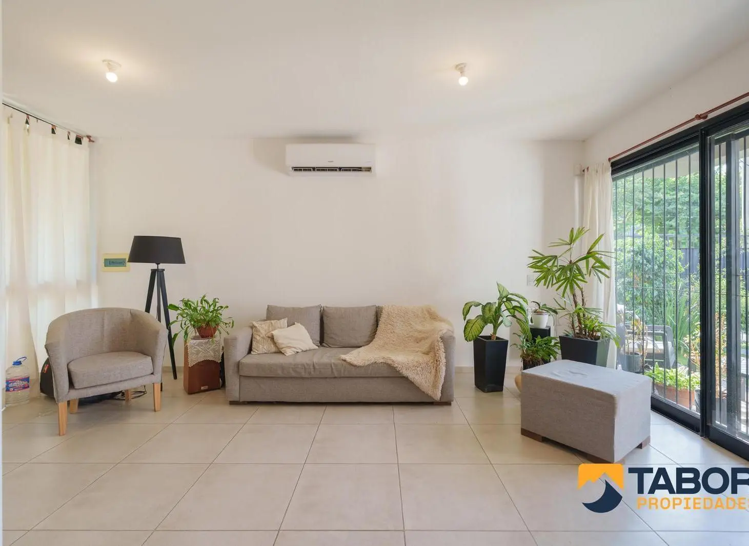 Moderno y funcional dúplex | 3 dormitorios, patio | Alto Verde 1
