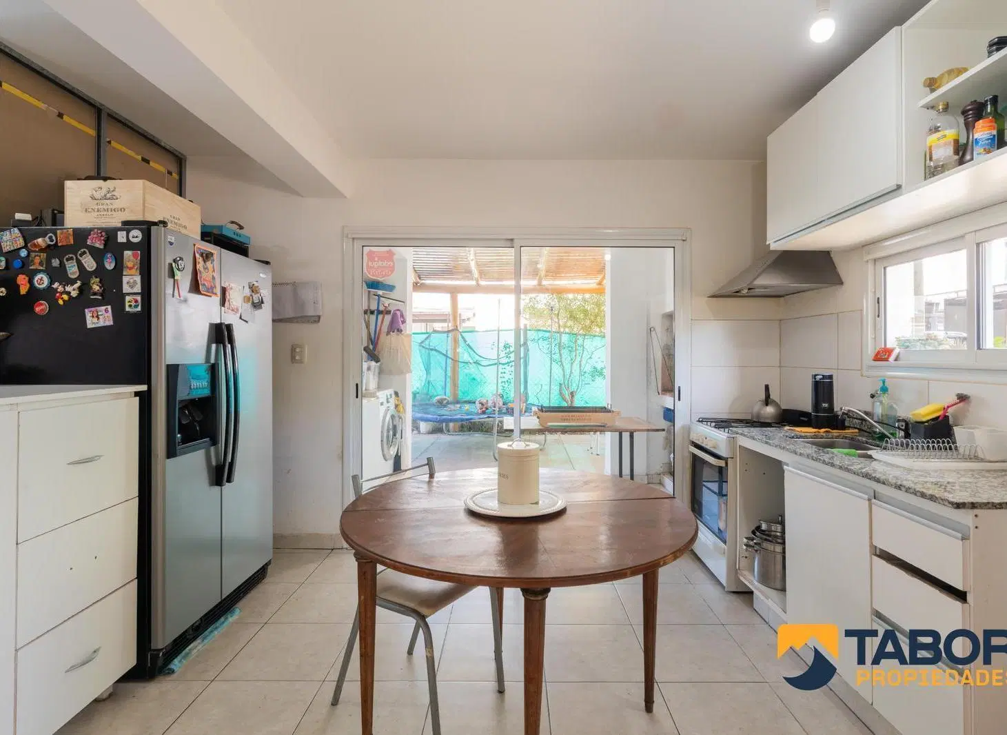 Dúplex en VENTA en barrio c seguridad | 3 hab, galería y patio | Campo de Vuelo, Chateau 3