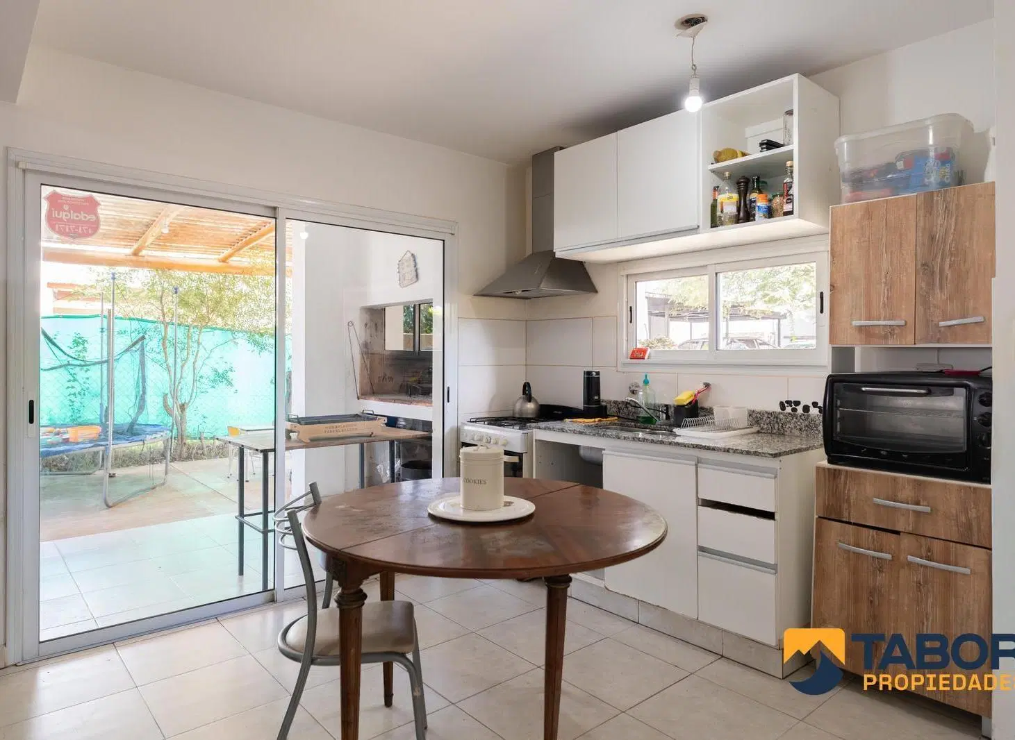Dúplex en VENTA en barrio c seguridad | 3 hab, galería y patio | Campo de Vuelo, Chateau 5