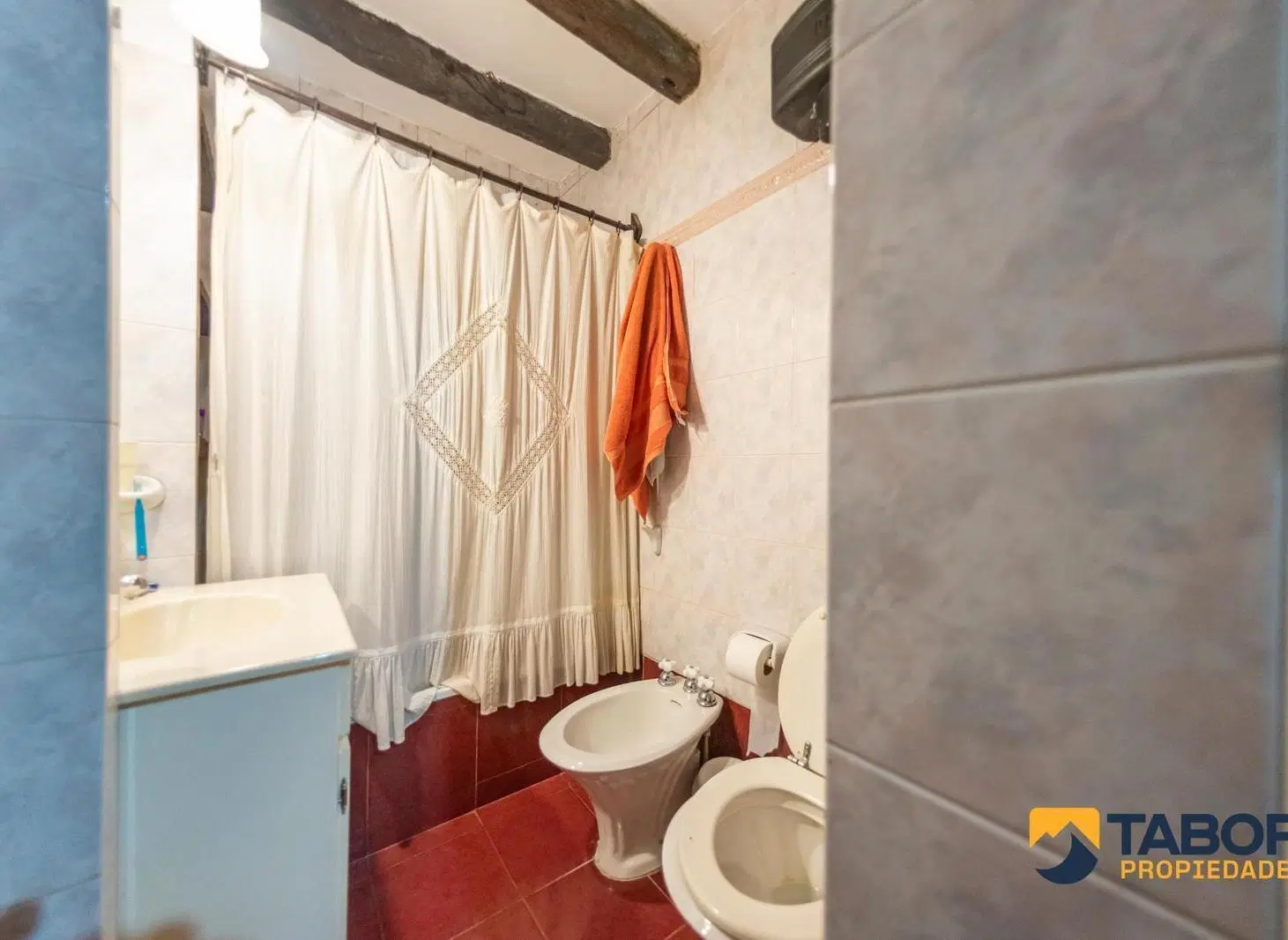 Espectacular casa en VENTA | 5 dormitorios - gran parque - pileta | Parque Latino 3