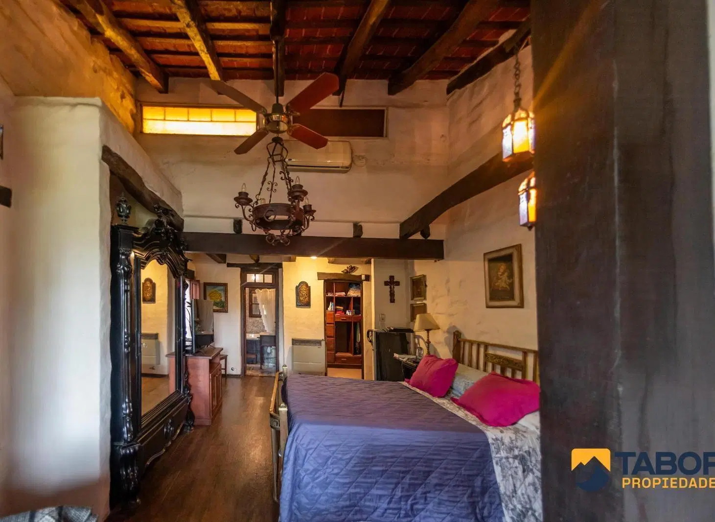 Espectacular casa en VENTA | 5 dormitorios - gran parque - pileta | Parque Latino 1