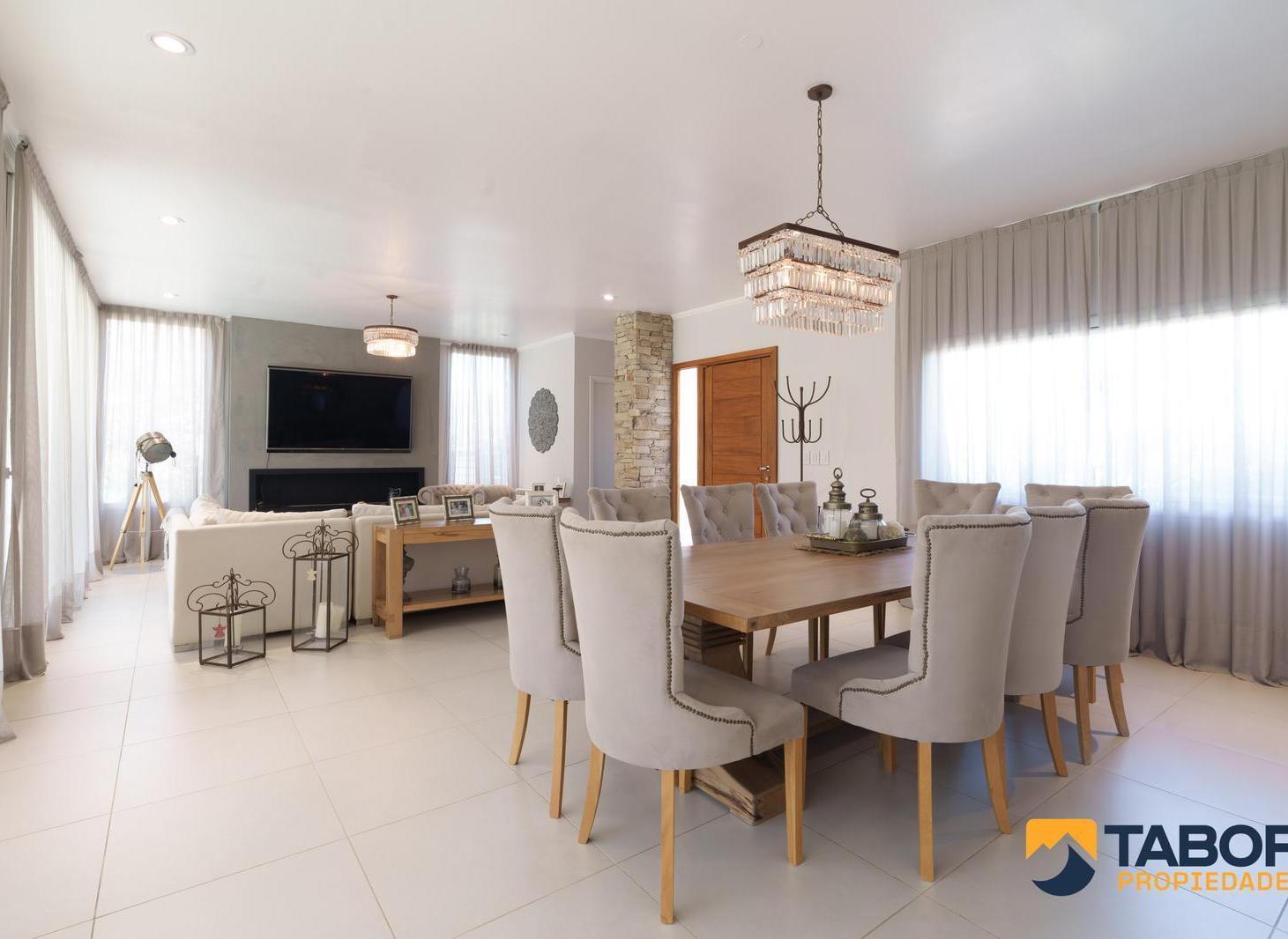 Foto de Casa PREMIUM en venta 5 dorm, 4 baños, galeria, patio, pileta, imagen 4