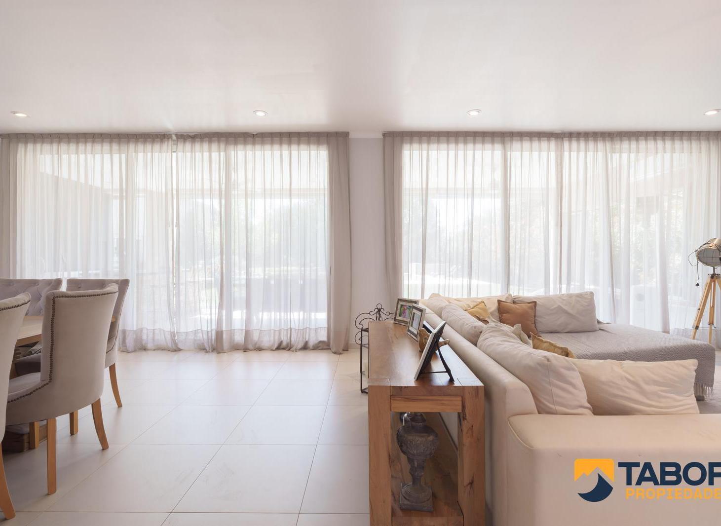 Foto de Casa PREMIUM en venta 5 dorm, 4 baños, galeria, patio, pileta, imagen 5