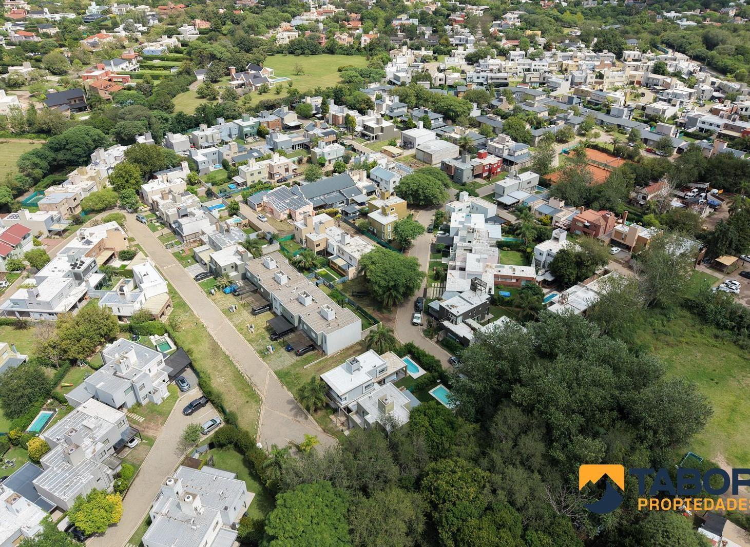 Foto de ÚLTIMO Terreno 250 m2 | OPORTUNIDAD! | Campo de Vuelo, Chateau, imagen 3