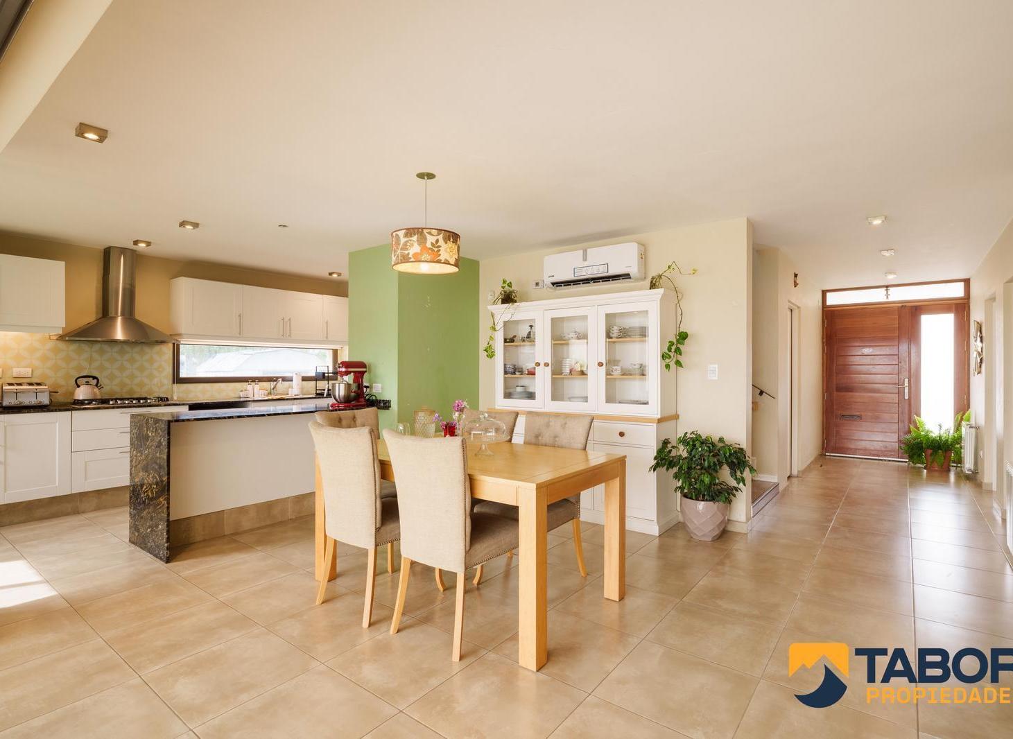 Foto de VENTA Casa 3 hab escritorio | 2 baños | patio | cochera | DOCTA, imagen 3