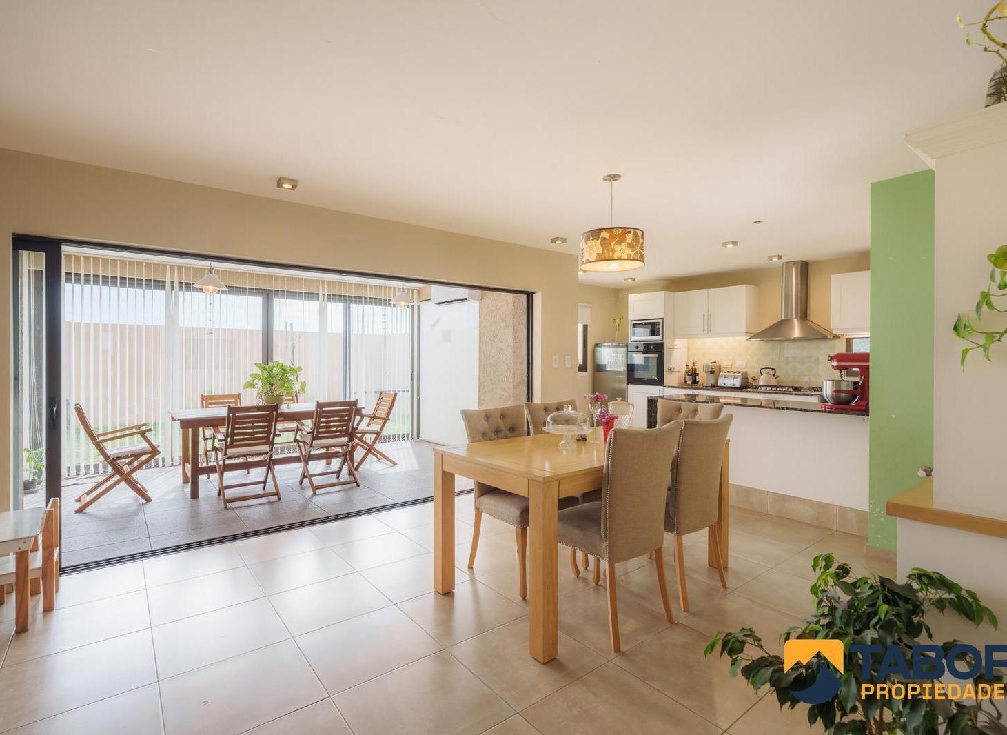 Foto de VENTA Casa 3 hab escritorio | 2 baños | patio | cochera | DOCTA, imagen 2