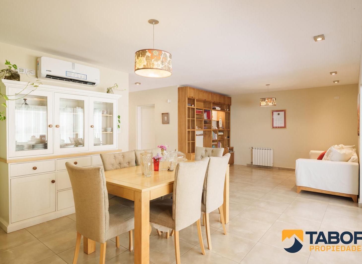 Foto de VENTA Casa 3 hab escritorio | 2 baños | patio | cochera | DOCTA, imagen 4