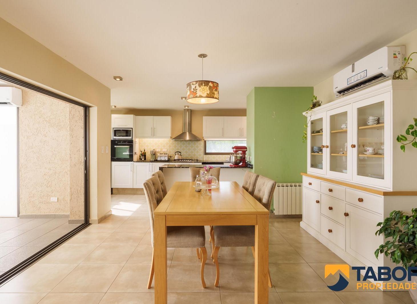 Foto de VENTA Casa 3 hab escritorio | 2 baños | patio | cochera | DOCTA, imagen 1