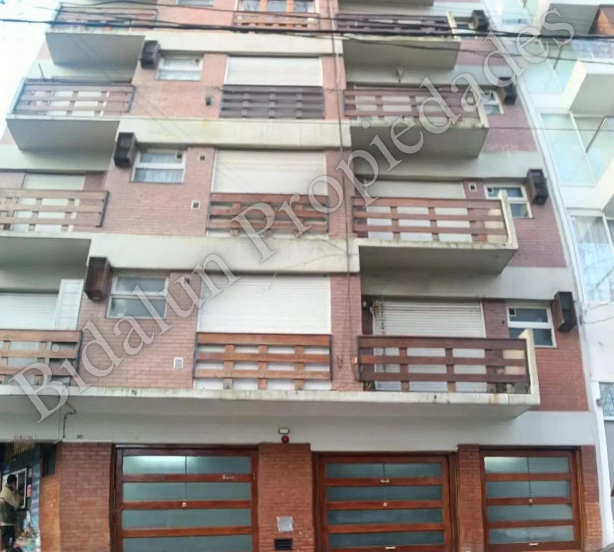alquiler 24 meses departamento 3 ambientes en La Perla 3