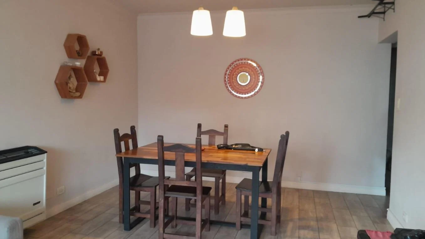 Departamento de tres ambientes con cochera