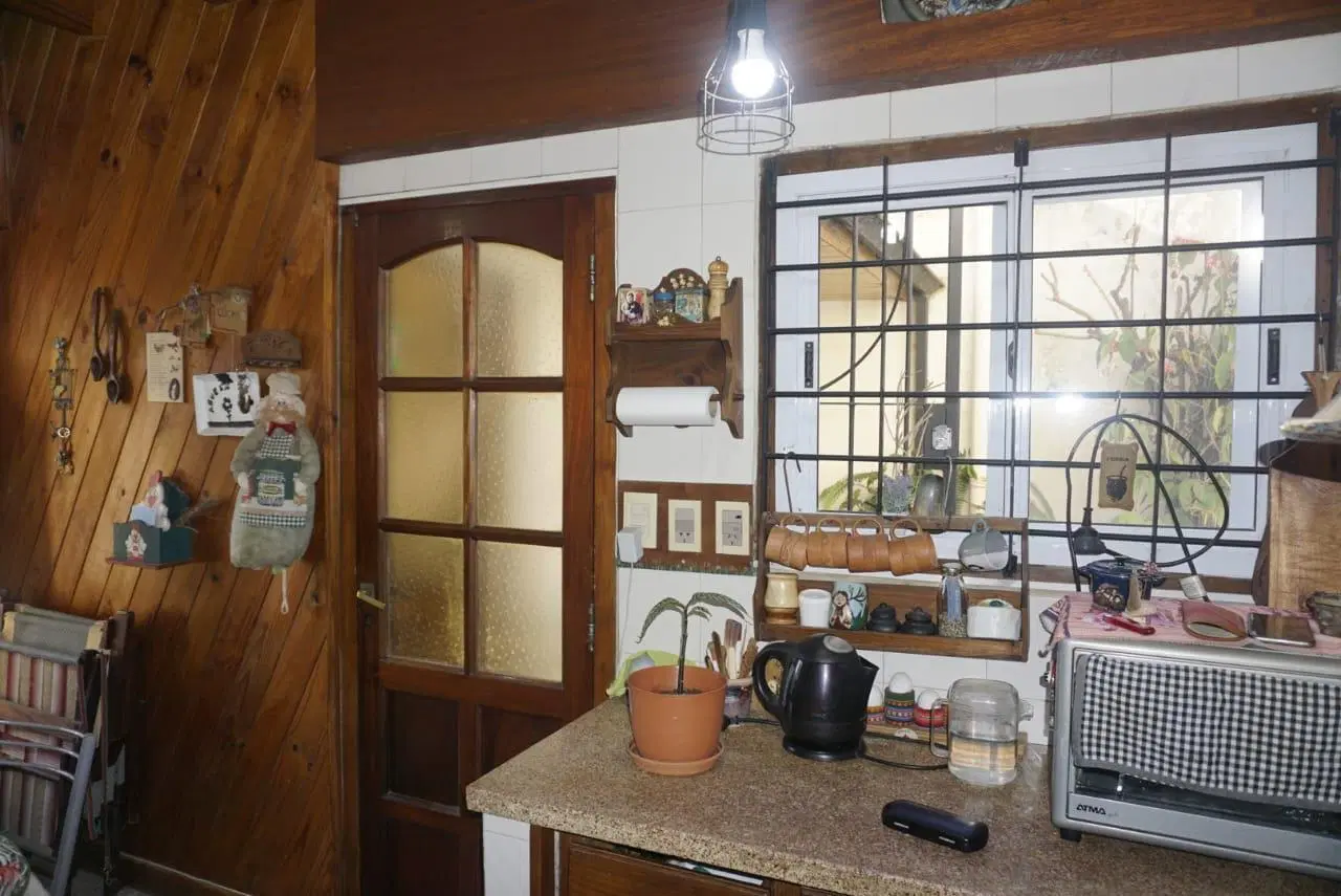 Casa tres ambientes con parque 3