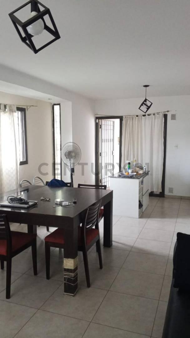 Foto de Casa esquina de 4 Dormitorios con gran Patio y Cochera en San Pablo, imagen 5