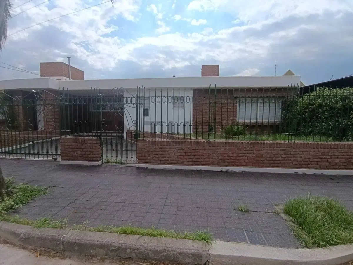 VENTA CASA 3 DORM BARRIO PARQUE HORIZONTE ZONA SUR 4