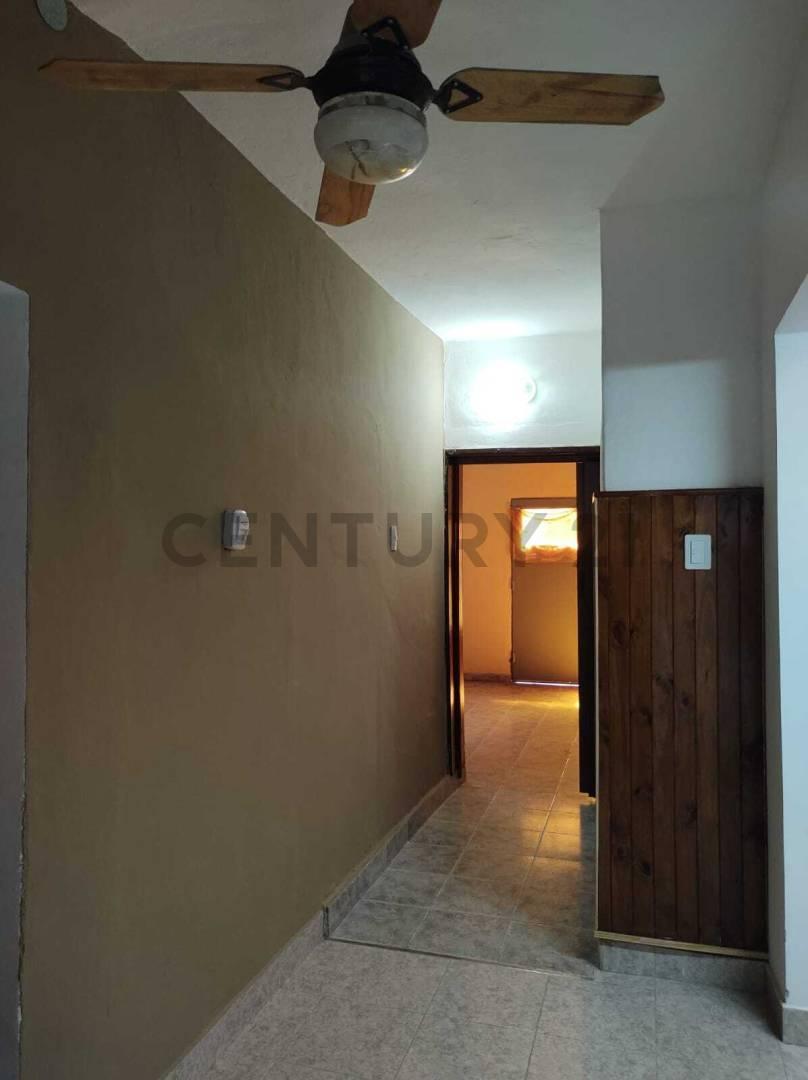 Foto de VENTA CASA DE 3 DORMITORIOS EN BARRIO GUEMES, A UNA CUADRA DE LA CAÑADA, imagen 1