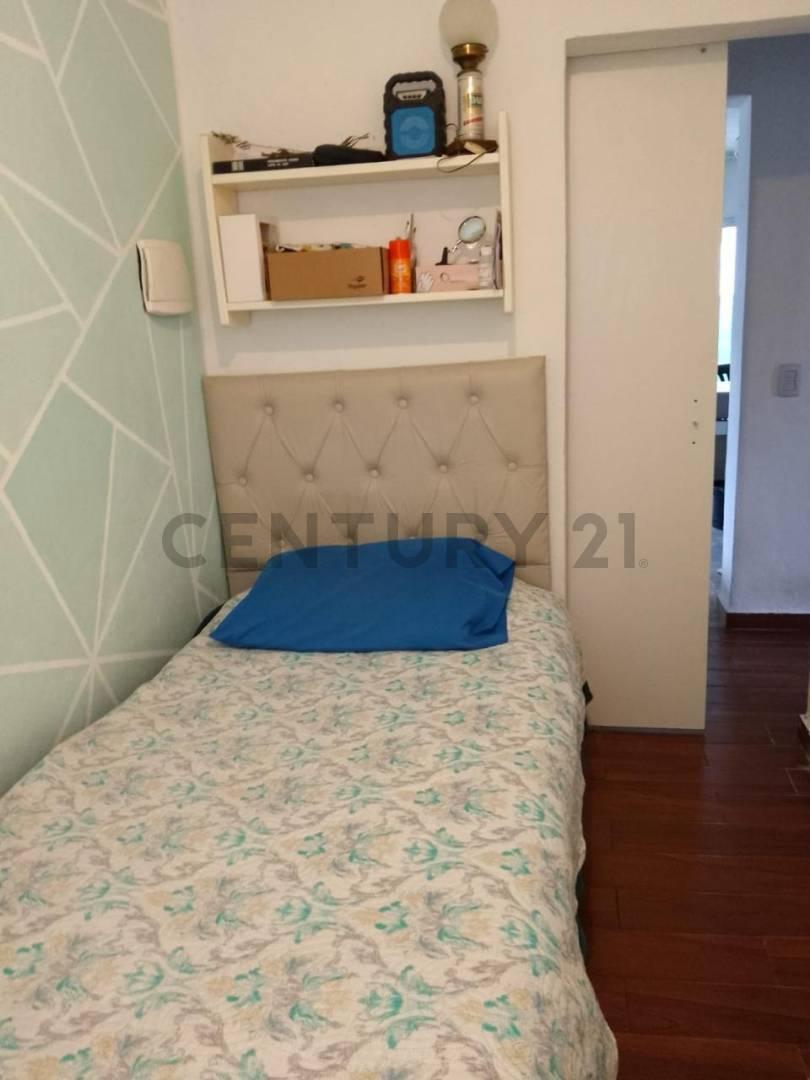 Foto de VENTA CASA 2 DOR CON ESCRITORIO Y PILETA EN VILLA CATALINA APTA CREDITO, imagen 2
