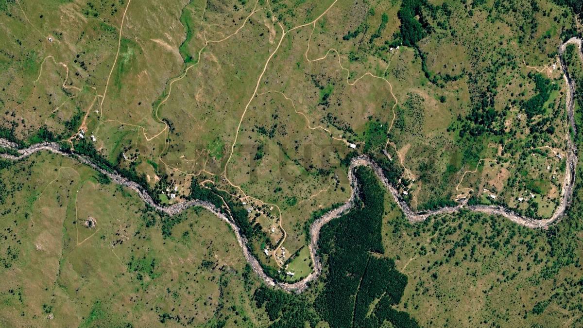 Foto de VENTA CAMPO DE 20.000 M² EN LOMA ALTA POTRERO DE GARAY ENTORNO DEL RÍO, imagen 5