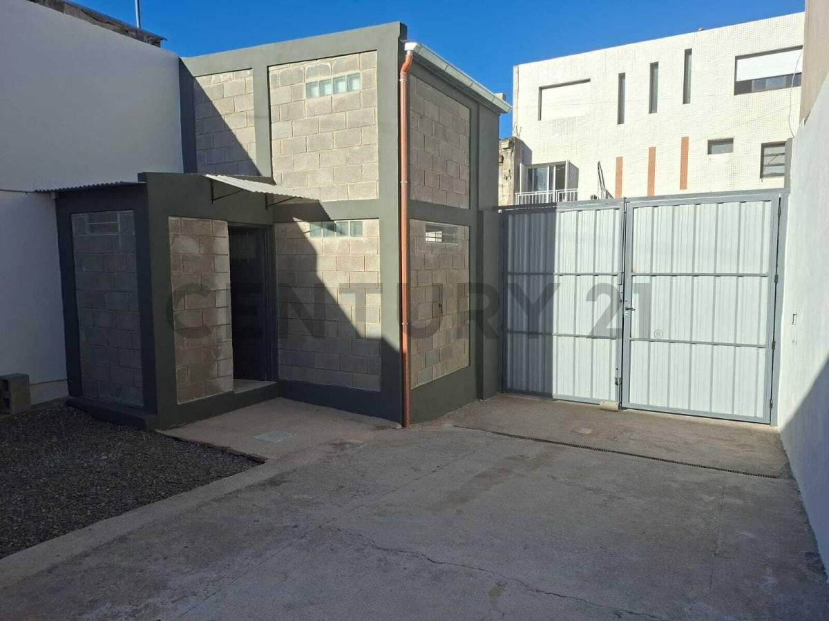 Foto de VENTA GALPON CON OFICINA EN EL CENTRO, imagen 5