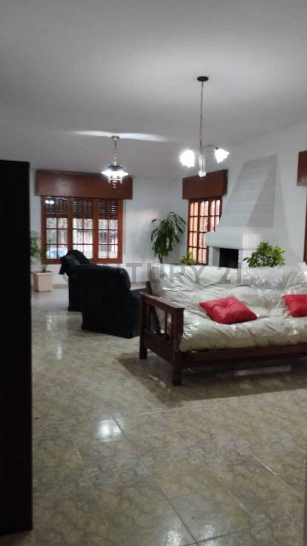 Foto de Venta Villa Allende Dos Casas en Terreno Grande Zona Lomas Sur, imagen 3
