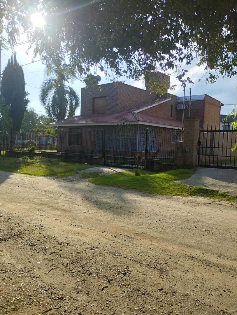 Foto de Venta Villa Allende Dos Casas en Terreno Grande Zona Lomas Sur, imagen 1