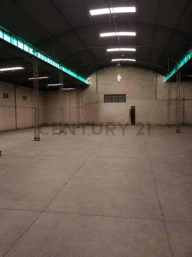 Foto de VENTA GALPON 1300 M2 CUBIERTOS BARRIO SAN MARTIN, imagen 4