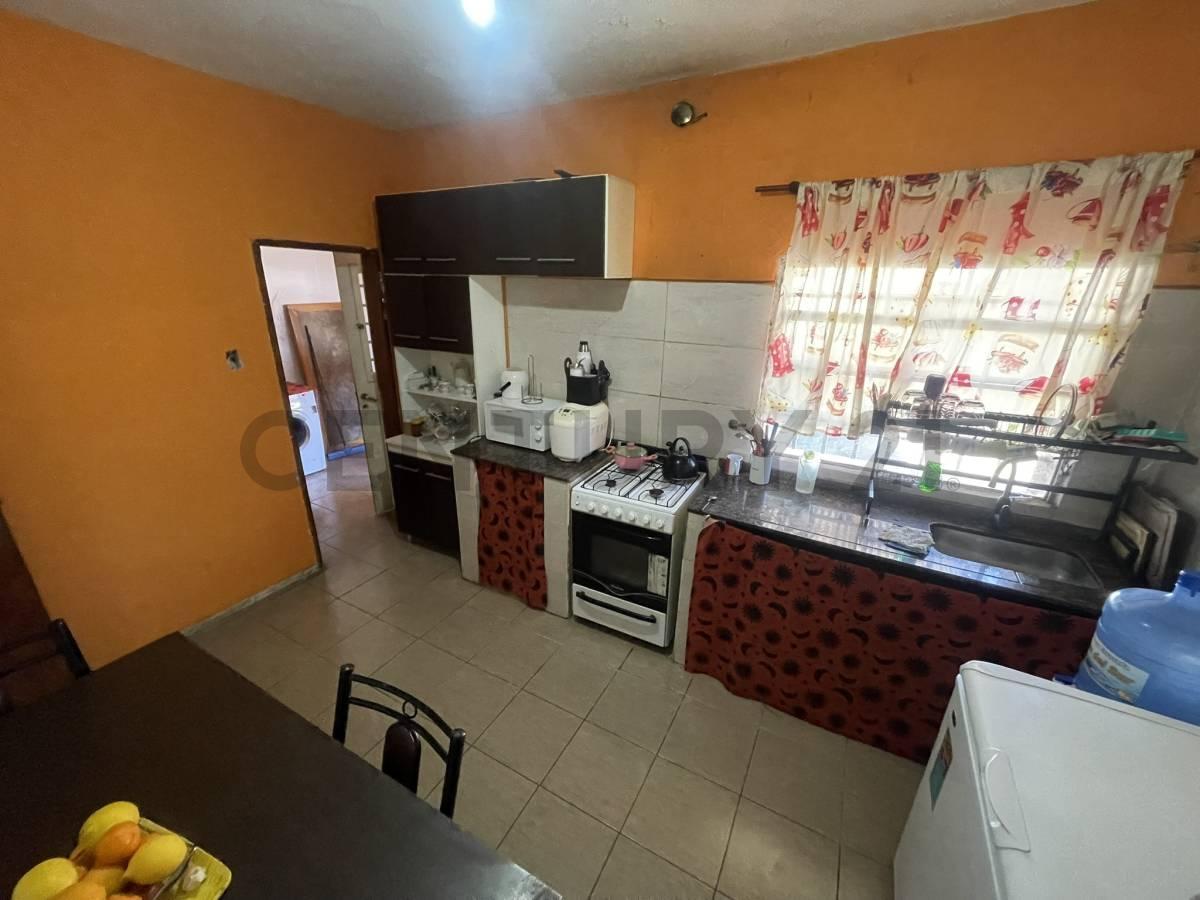 Foto de VENTA DE CASA 3 DORMITORIOS PARQUE Y PILETA BARRIO LOS BOULEVARES, imagen 2