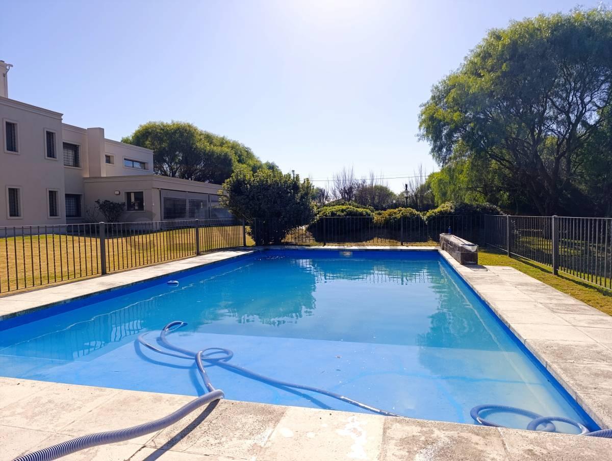 Foto de VENTA CASA 5 DORM CON PISCINA EN CAMPOS DEL VIRREY, imagen 1