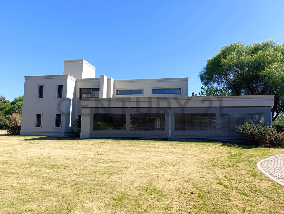 Foto de VENTA CASA 5 DORM CON PISCINA EN CAMPOS DEL VIRREY, imagen 2