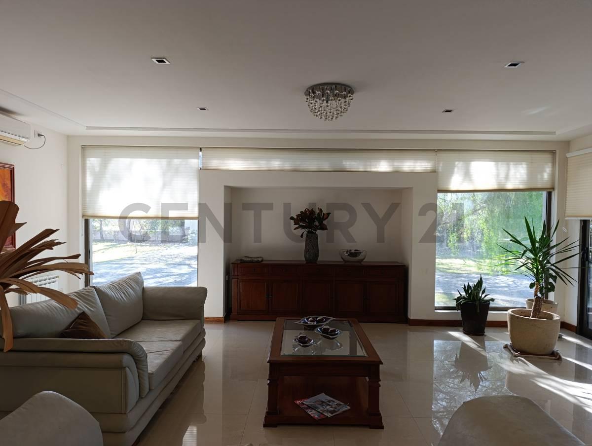 Foto de VENTA CASA 5 DORM CON PISCINA EN CAMPOS DEL VIRREY, imagen 5