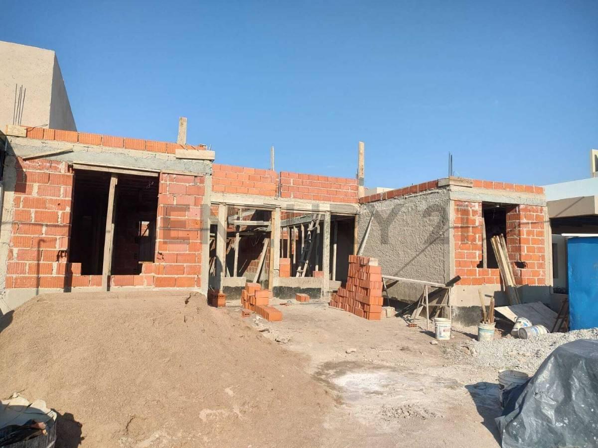Foto de VENTA DUPLEX DOCTA PARQUE 2 DORM ESCRITORIO O 3° DORM 2 BAÑOS, imagen 3