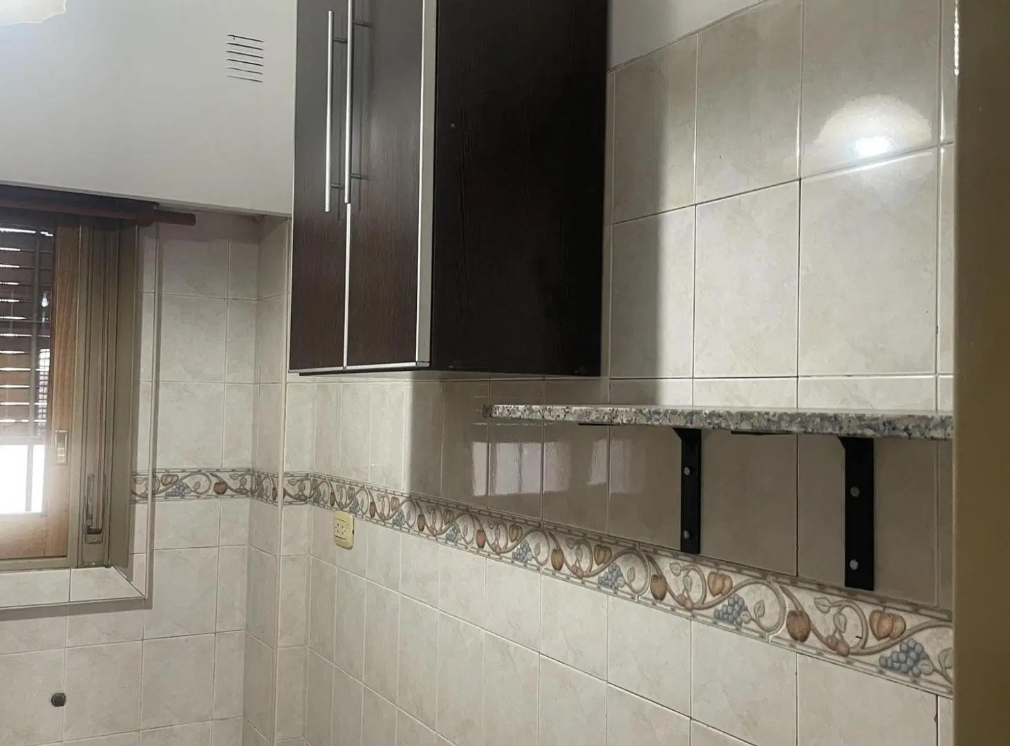 Amplio departamento 2 dorm. living comedor, cocina, asador. 2 balcones. 3