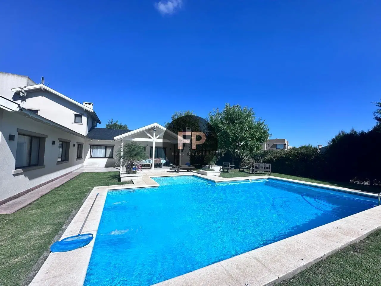 Casa EN ALQUILER CRUZ DEL SUR , SAN VICENTE. 3