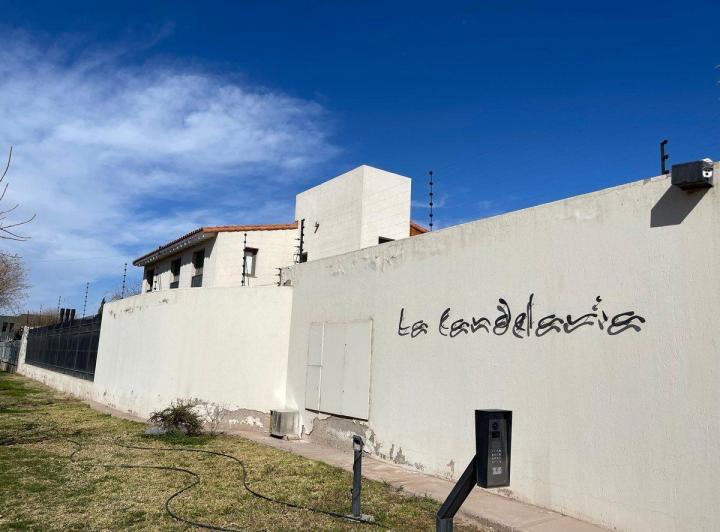 Venta Hermosa Casa - B° La Candelaria  1