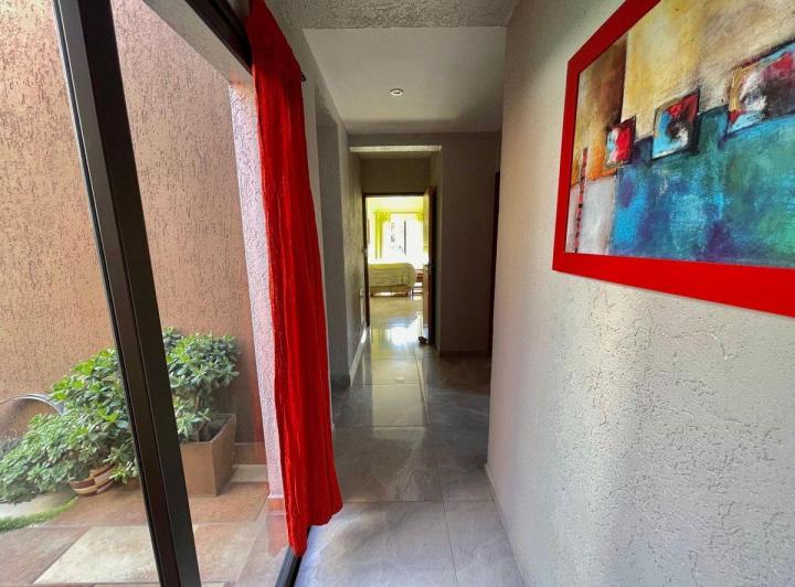 Venta Hermosa Casa - B° La Candelaria  5