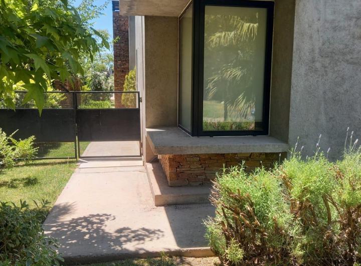 Hermosa Casa en Venta - B° El Remanso  2