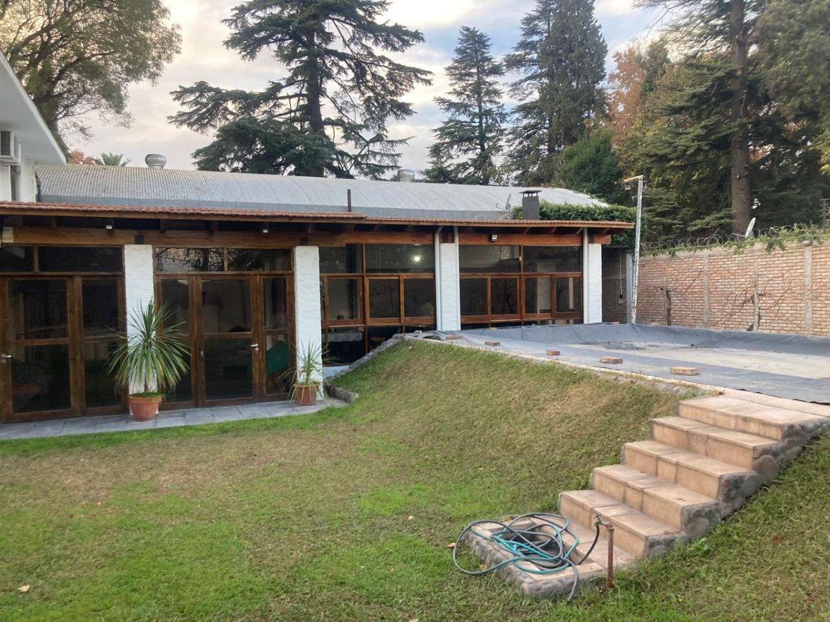 Alquiler Salón y Galpón - Maipú Araoz