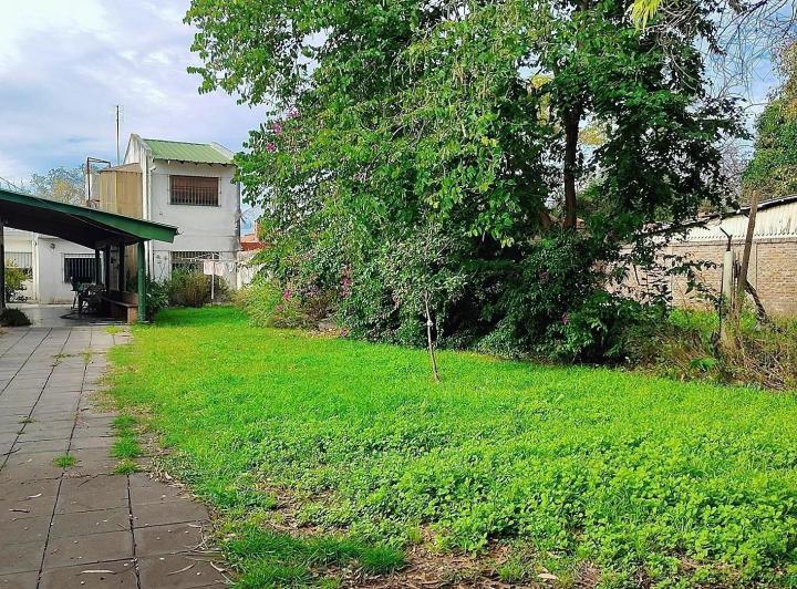 VENTA Espectacular Casa en Castelar Sur 2